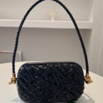 Bottega Veneta Knot On Strap 717623